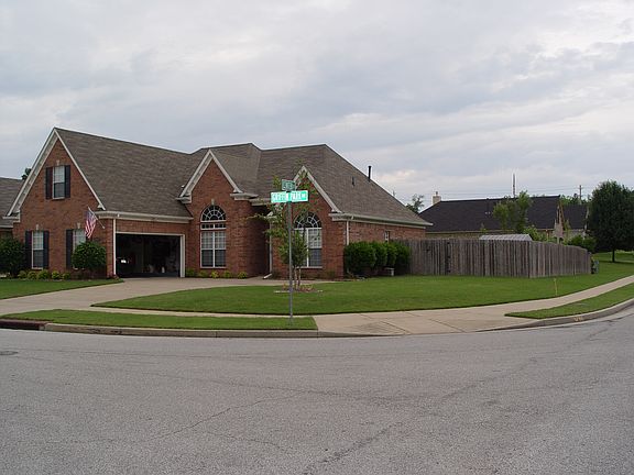 2nd image of 8602 Griffin Park Dr
