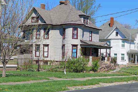 4th image of 714 N Meridian St