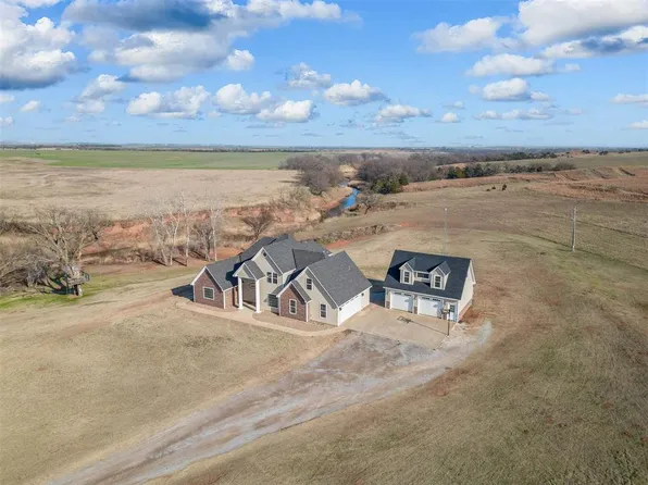 9732 N 2410th Rd, Weatherford, OK 73096
