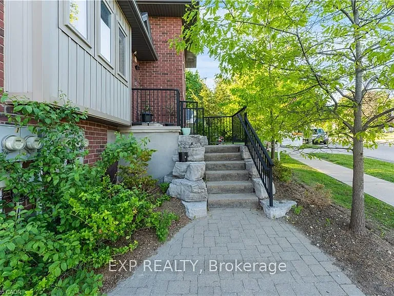 487 East Ave #5 — Photo 3