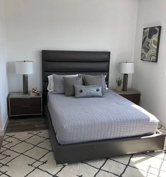3946 S Budlong Ave #1/2 — Photo 10