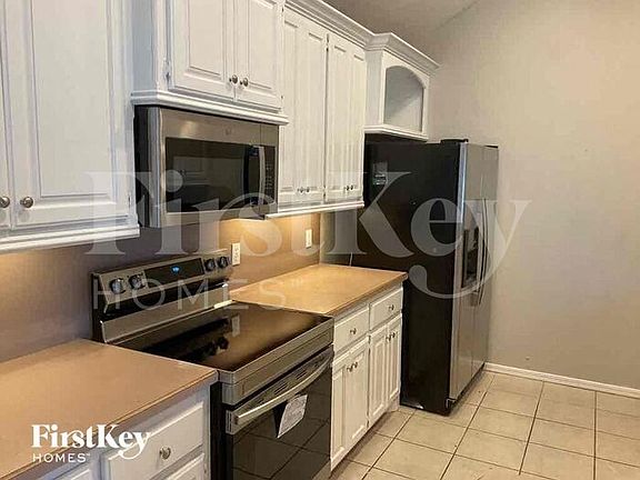 5th image of 1629 SW 32nd St