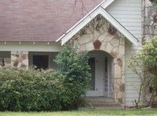 301 S Llano St, Junction, TX 76849