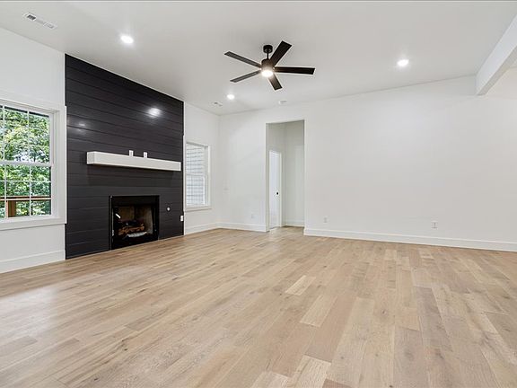 5th image of 7 Dunwich Ln