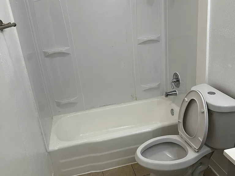 15307 Prairie Ave #2 — Photo 5