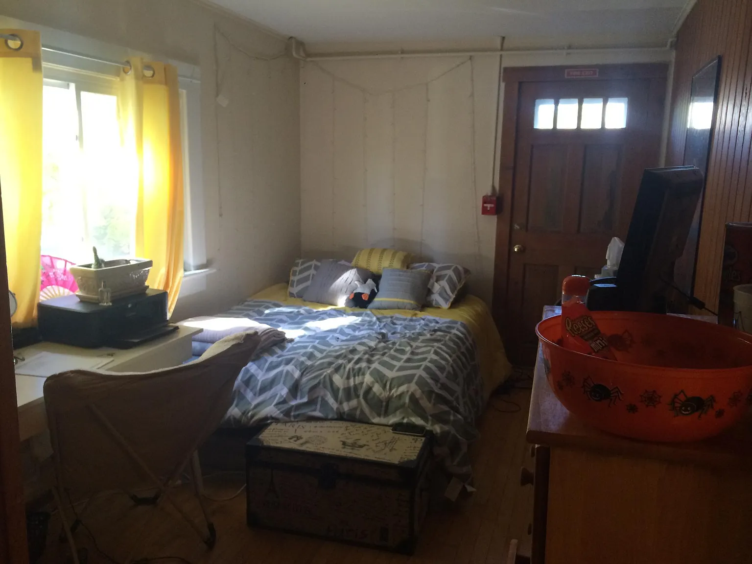 4 bed, 949 sqft, $3,920 — Photo 4