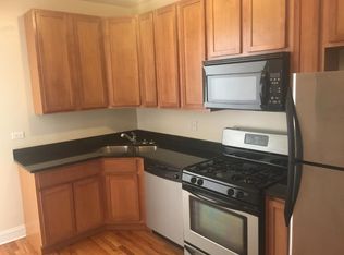 6816 N Sheridan Rd #1, Chicago, IL 60626