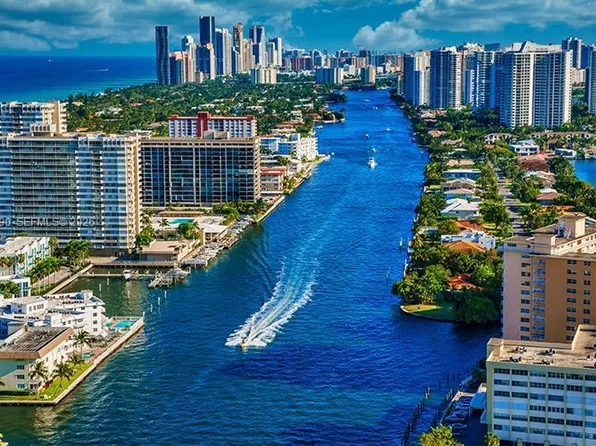 800 Parkview Dr APT 410, Hallandale Beach, FL 33009