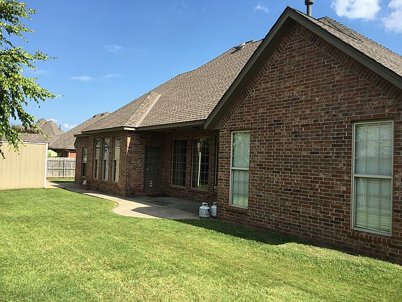 2nd image of 1205 Cambridge Dr