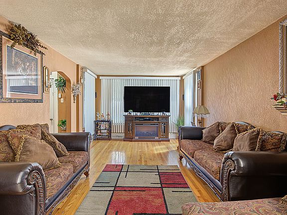 2nd image of 10414 S Ewing Ave