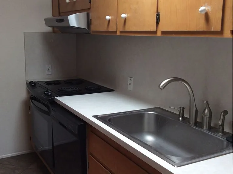405 Jardin Pl — Photo 5