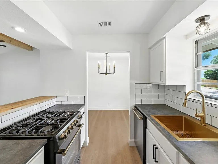 8520 Bradford Dr — Photo 14