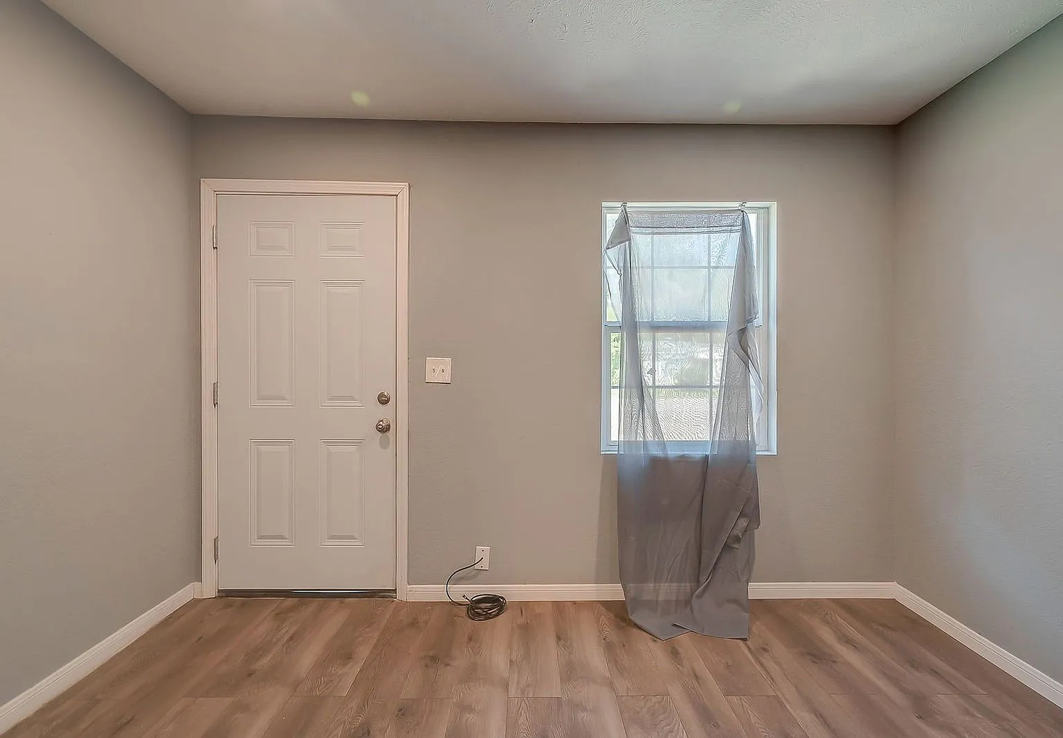 3 bed, 1.0 bath, 1006 sqft, $1,450 — Photo 4