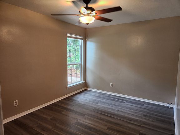 5th image of 7104 Tippin Ave APT B