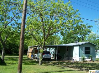 607 E Clayton St, Cuero, TX 77954