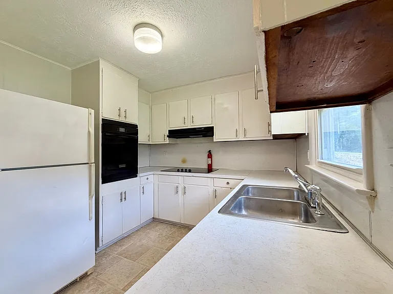 126 Proffitt Ln — Photo 3