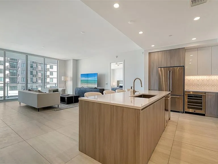301 Quay Commons Dr #704 — Photo 8