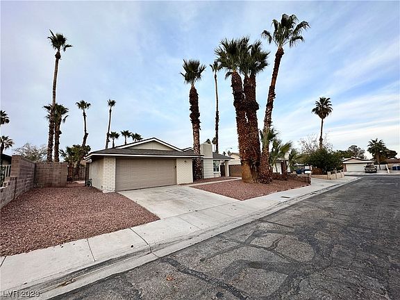 2nd image of 4358 Lariat Dr