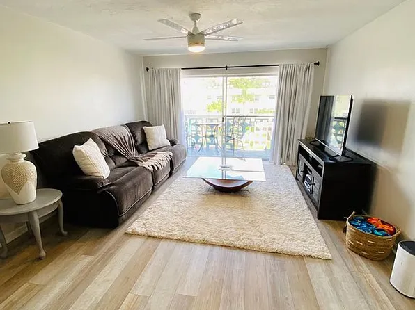 221 Columbia Dr APT 308, Cape Canaveral, FL 32920