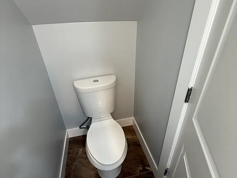 168 Reliance Pl — Photo 5