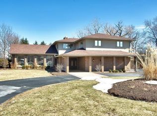 27 Croydon Ln, Oak Brook, IL 60523