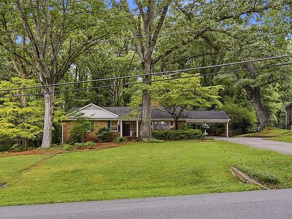 3rd image of 706 Friar Tuck Rd