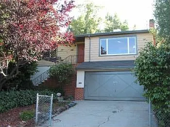 3270 Guido St photo 1