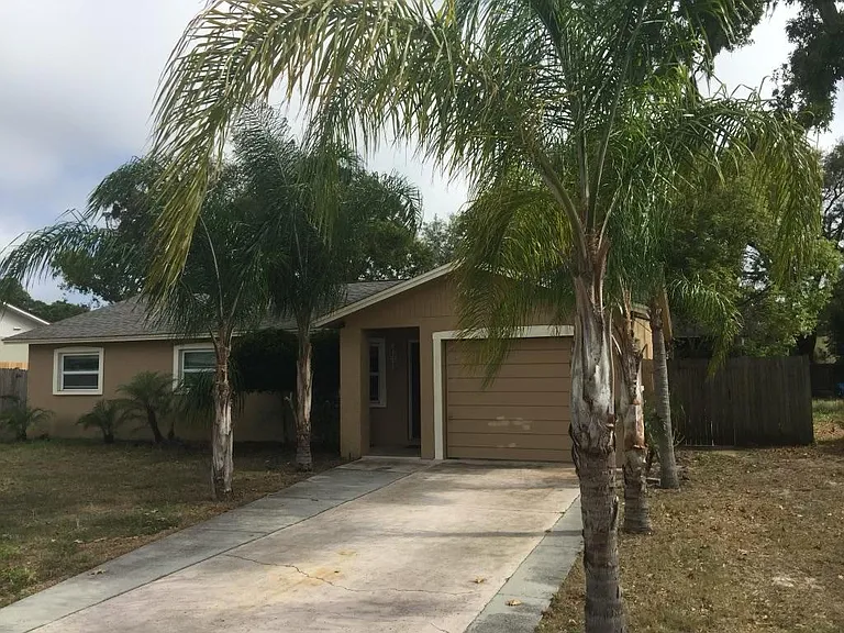 1317 Gulfview Woods Ln — Photo 16