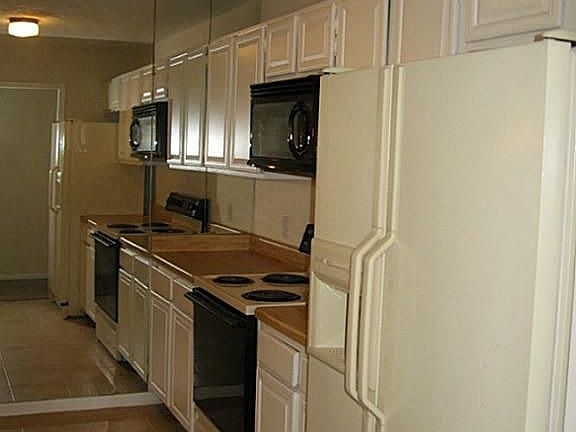 4th image of 11818 Southlake Dr