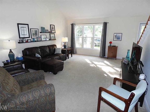 2nd image of 4020 Electric Ave