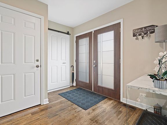 3rd image of 637 Pleasure Dr