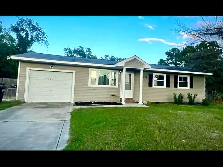 2229 Ireland Dr — Photo 1