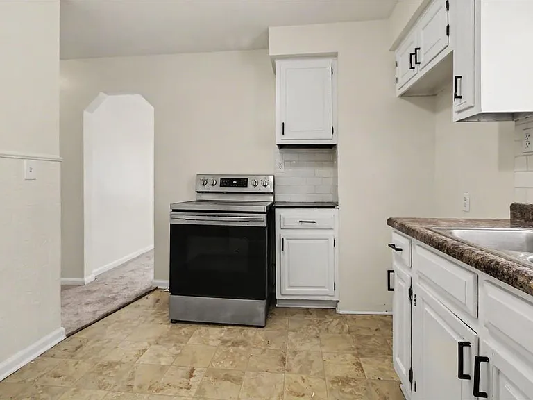 4959 Weddell St — Photo 11