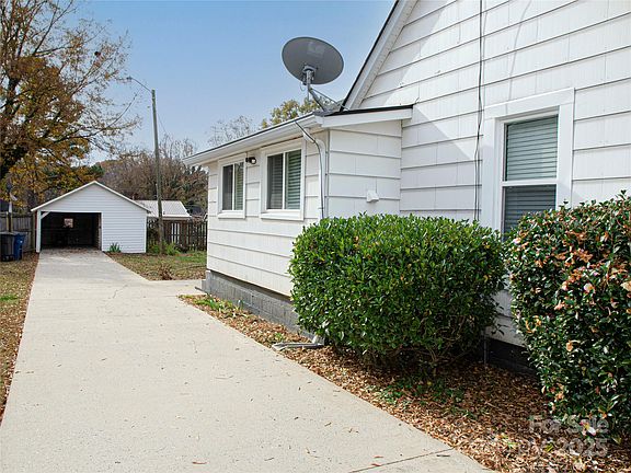 3rd image of 1243 Mitchell Ave #37