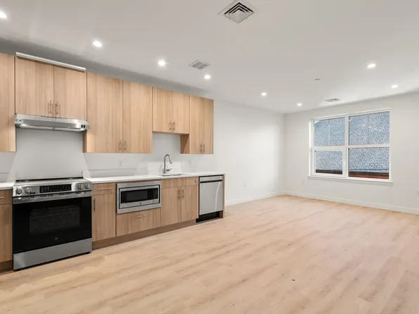 1151 Walnut St #205, Newton Highlands, MA 02461