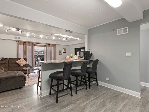 2nd image of 10418 S Keating Ave APT 1E