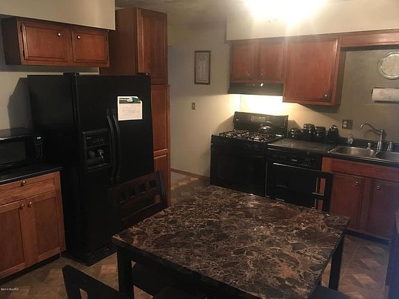 5th image of 1101 N Hampton Dr NE