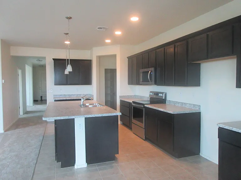 18316 W Ida Ln — Photo 2