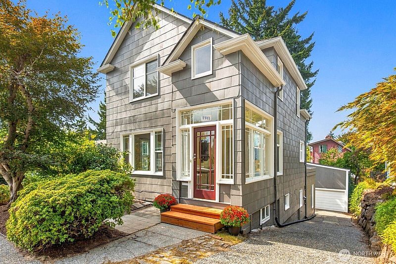 3rd image of 7741 1st Avenue NE