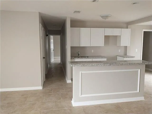 3 bed, 2.0 bath, 1000 sqft, $1,575 — Photo 4