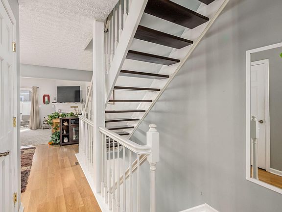 4th image of 3869 Cherrybridge Ln #30-3