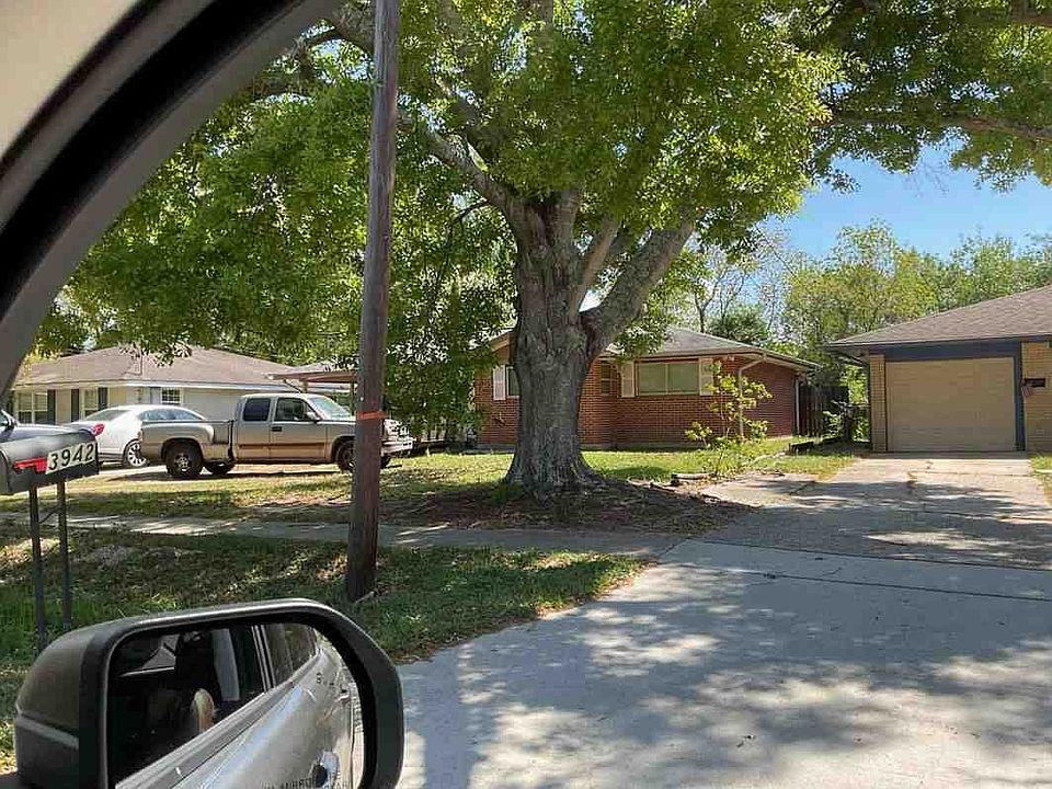 2nd image of 3934 Riviera Dr