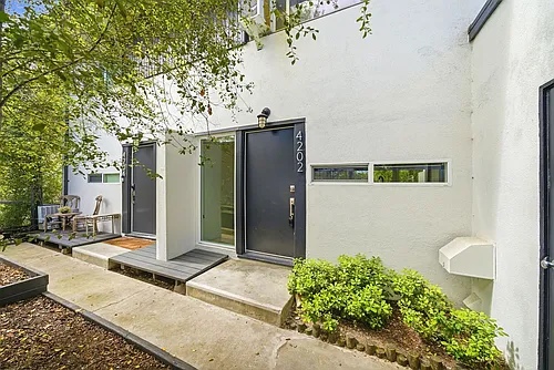 4200 Shorecrest Photo 1