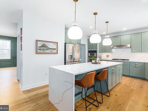 2nd image of 31 Wood Chip Rd