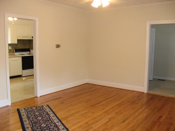 4th image of 2419 Salua Dr