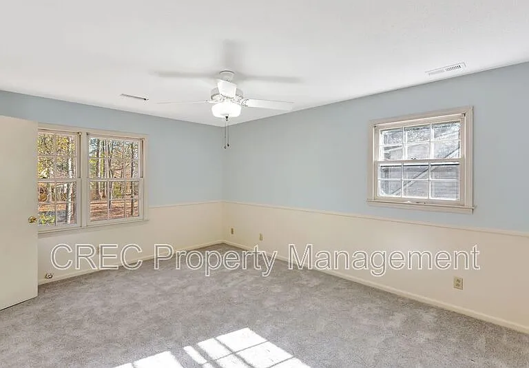 321 Shaftesbury Ln — Photo 19