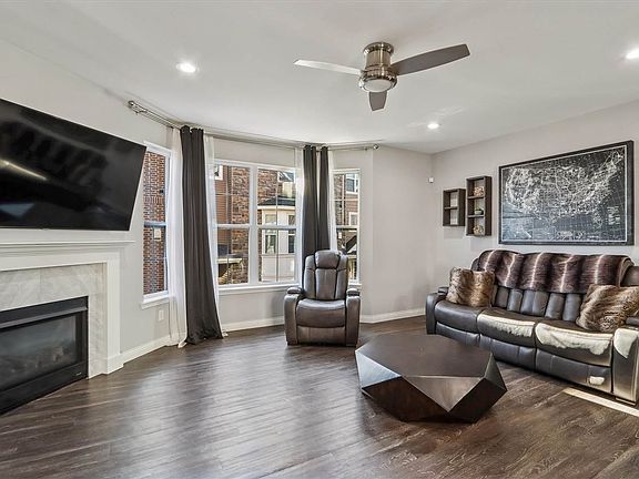 3rd image of 340 Clark Dr #2