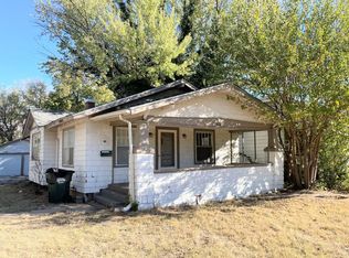 426 Crescent Blvd, Hutchinson, KS 67502