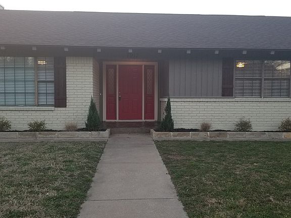 3rd image of 7917 Londonderry Dr