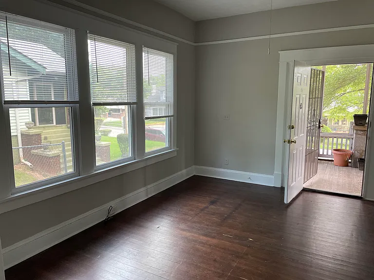 954 Dill Ave SW #B — Photo 1